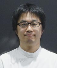 小林 只 先生